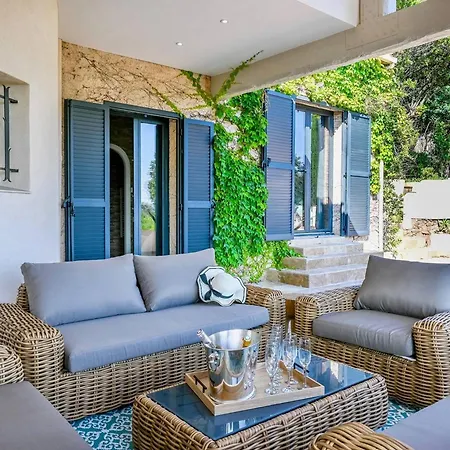 Moderne 6 Ch Pour 12 Avec Piscine Privee, Clim Et Parking Aux Issambres - Fr-1-768-24 Les Issambres