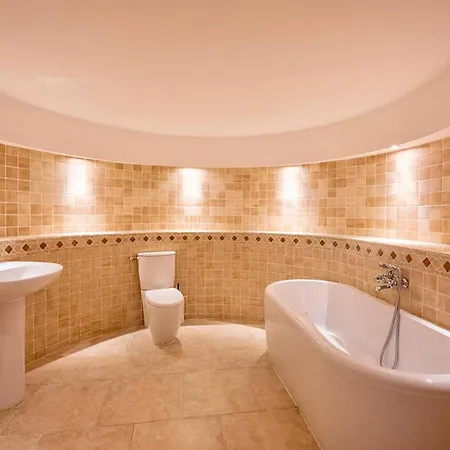 Villa Moderne 6 Ch Pour 12 Avec Piscine Privee, Clim Et Parking Aux Issambres - Fr-1-768-24 *